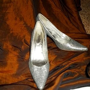 Gomax Vixen Silver Sparkle Heels size 8